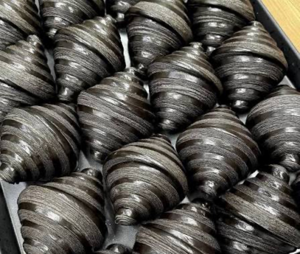 Croissant Plain black 70gr